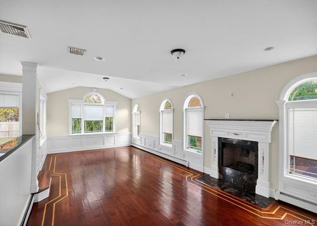 6 Robert Court, Center Moriches, NY 11934