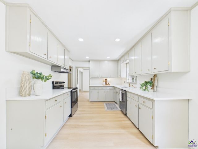 2079 Fairway Drive, Macon, GA 31217