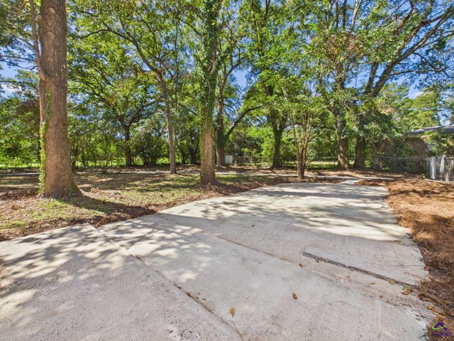 2079 Fairway Drive, Macon, GA 31217