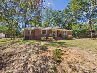 2079 Fairway Drive, Macon, GA 31217