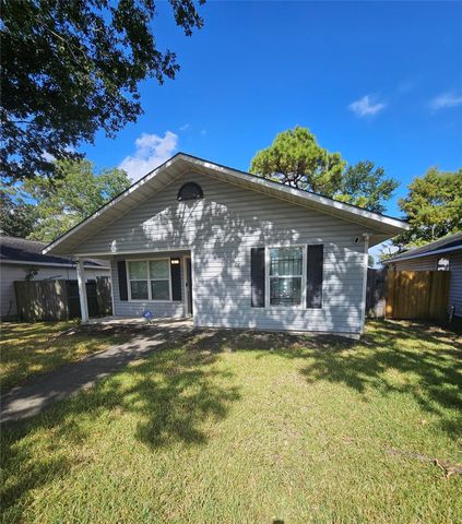 11811 Greenmesa Dr, Houston, TX 77044