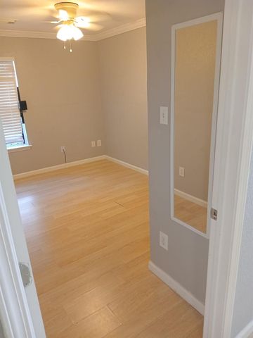 11811 Greenmesa Dr, Houston, TX 77044
