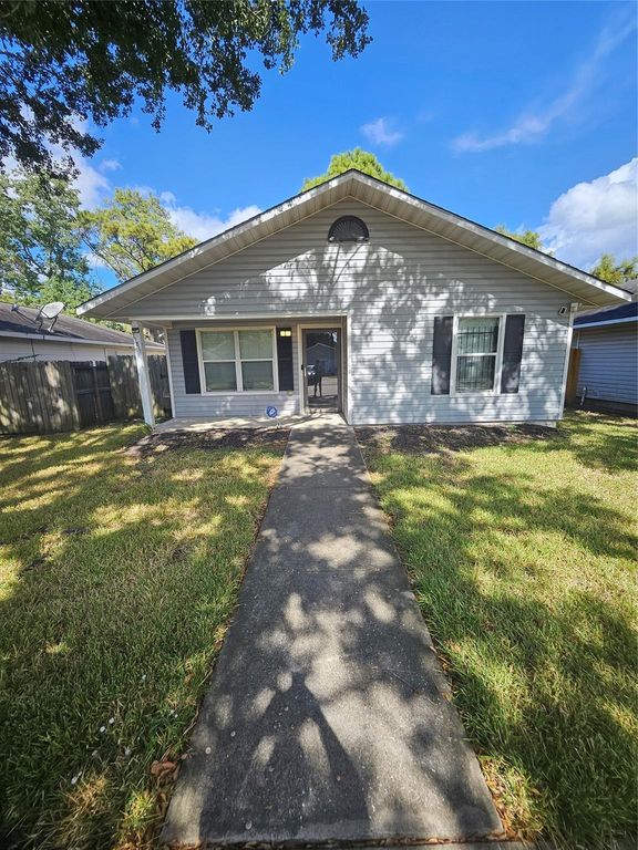 11811 Greenmesa Dr, Houston, TX 77044