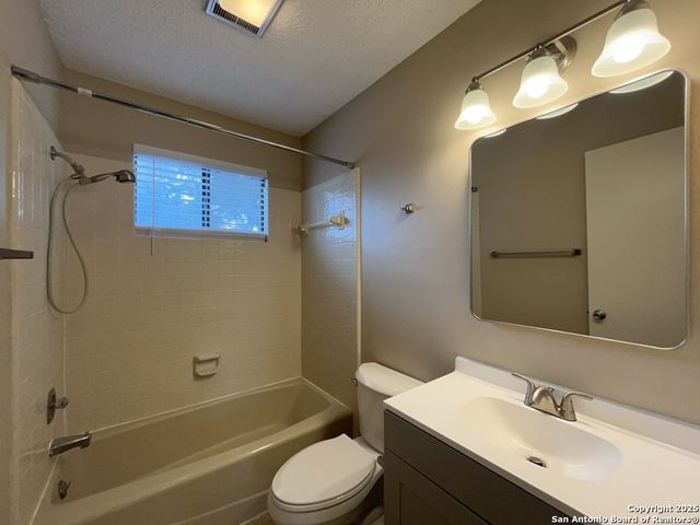 309 W Highland Dr, Boerne, TX 78006