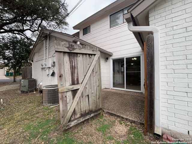 309 W Highland Dr, Boerne, TX 78006