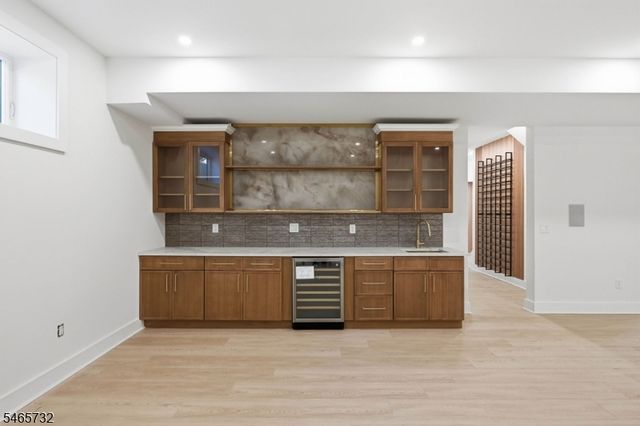 6 Cliffside Dr, Livingston Twp., NJ 07039