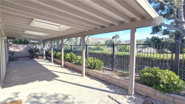 718 Via La Paloma, Riverside, CA 92507