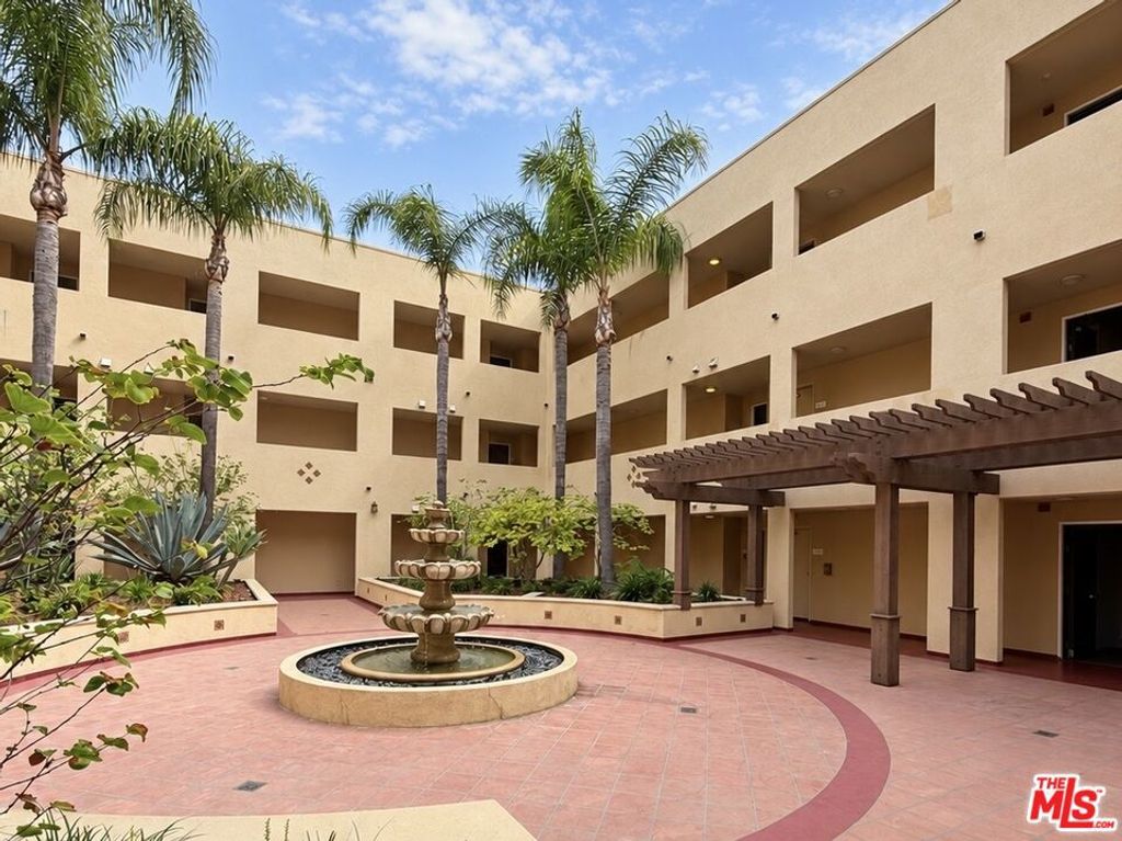 13941 Sherman Way 208, Van Nuys, CA 91405 — photo 2