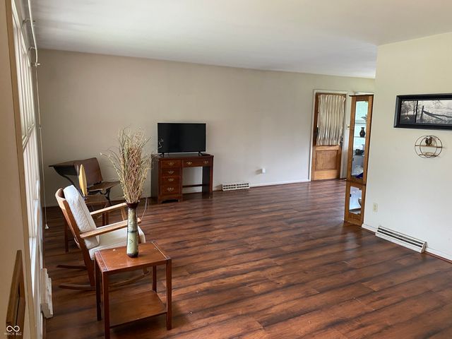 303 Sunset Drive, Columbus, IN 47201