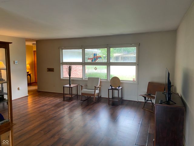 303 Sunset Drive, Columbus, IN 47201