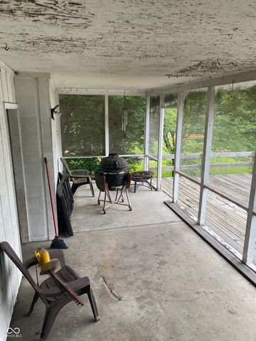 303 Sunset Drive, Columbus, IN 47201