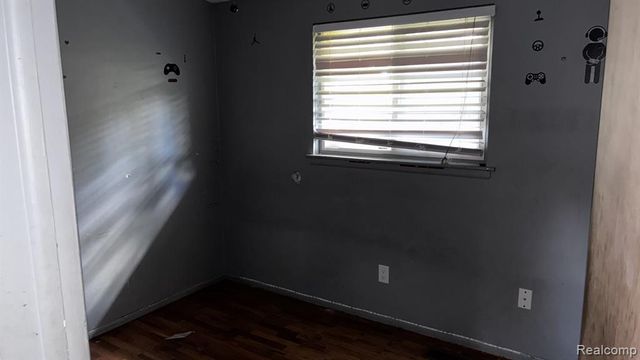 33251 Parkwood Street, Westland, MI 48186
