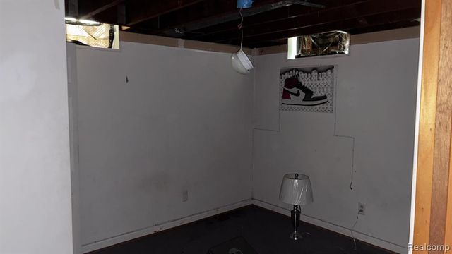 33251 Parkwood Street, Westland, MI 48186