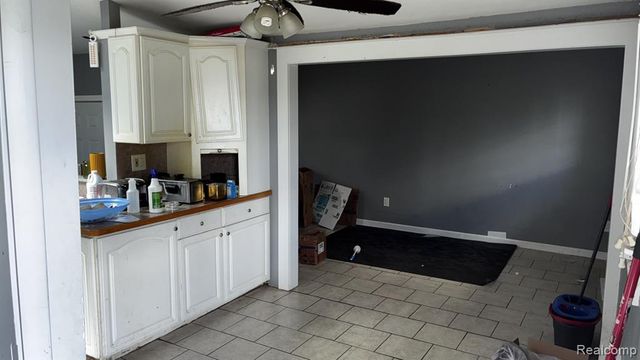 33251 Parkwood Street, Westland, MI 48186