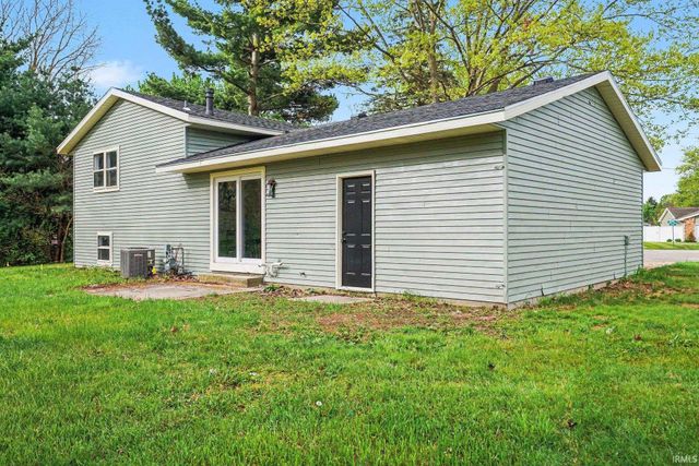 52283 Reynolds Drive, Bristol, IN 46507