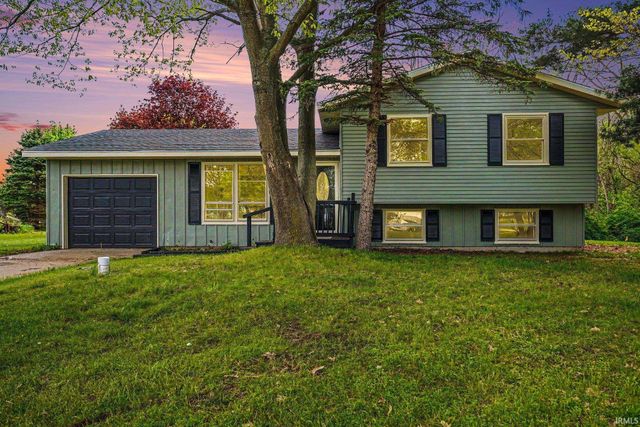 52283 Reynolds Drive, Bristol, IN 46507