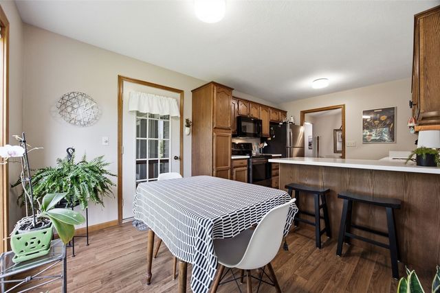 4330 Westchester Drive NE A, Cedar Rapids, IA 52402