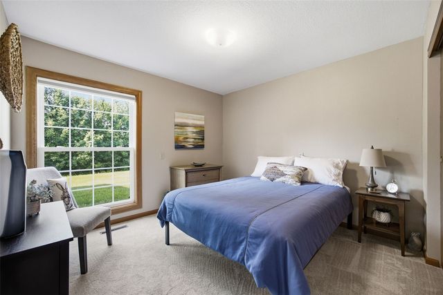 4330 Westchester Drive NE A, Cedar Rapids, IA 52402