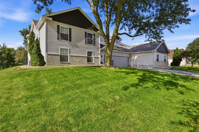 4330 Westchester Drive NE A, Cedar Rapids, IA 52402