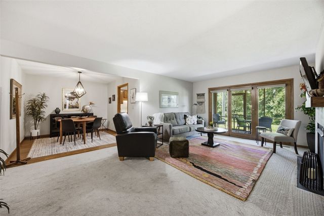 4330 Westchester Drive NE A, Cedar Rapids, IA 52402