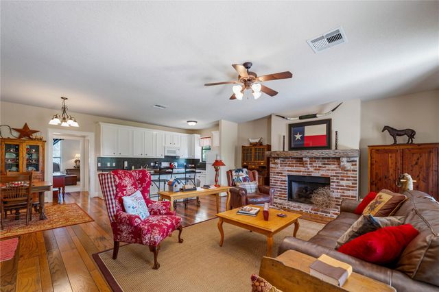 5701 Bovista Road, Navasota, TX 77868