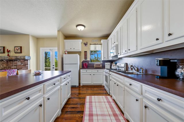 5701 Bovista Road, Navasota, TX 77868