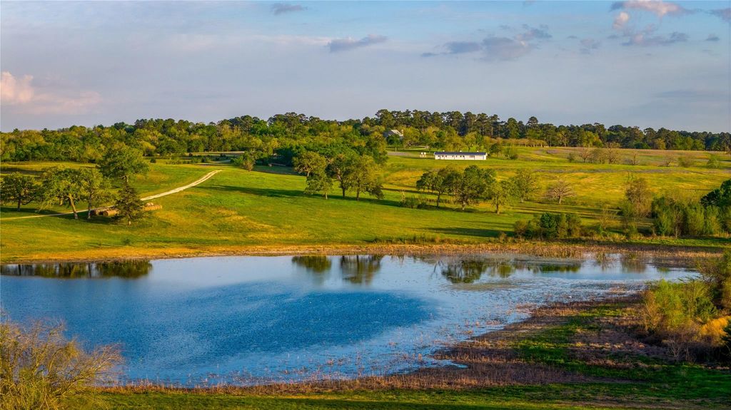 5701 Bovista Road, Navasota, TX 77868