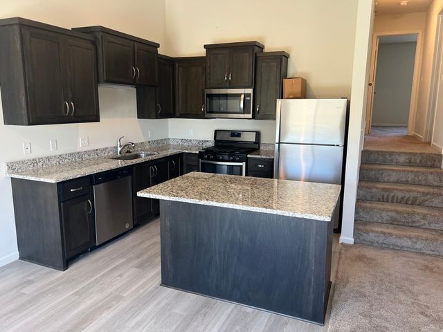 8520 Gateway Circle, Monticello, MN 55362