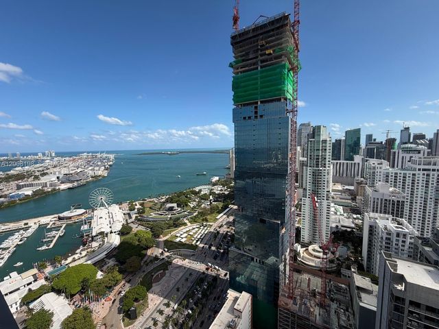 398 NE 5th St 4216, Miami, FL 33132