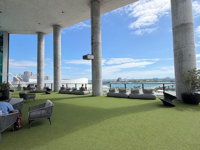 398 NE 5th St 4216, Miami, FL 33132