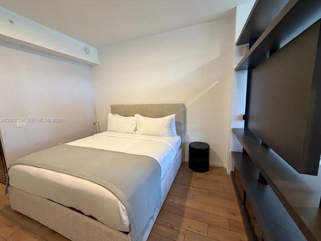 398 NE 5th St 4216, Miami, FL 33132