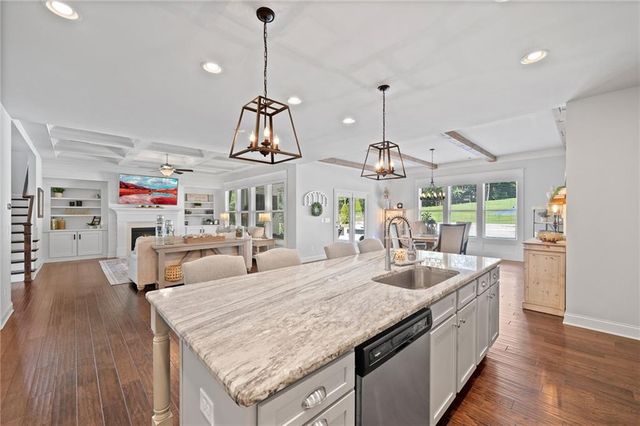 2440 Sunflower Drive, Hoschton, GA 30548