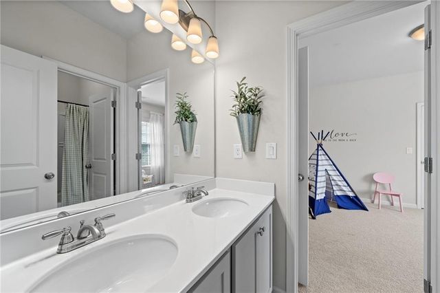 2440 Sunflower Drive, Hoschton, GA 30548