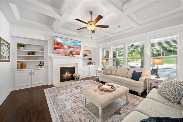 2440 Sunflower Drive, Hoschton, GA 30548