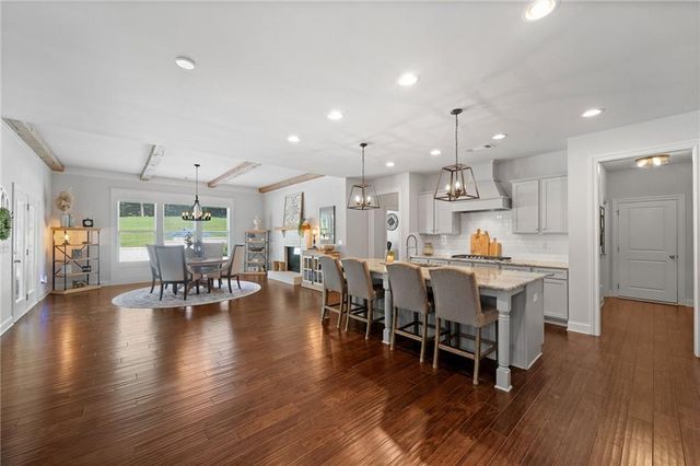 2440 Sunflower Drive, Hoschton, GA 30548