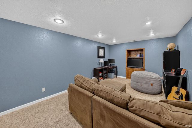 11662 Cross Cut Drive, Granger, IN 46530