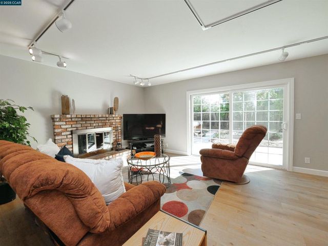 4044 Cowell Road, Concord, CA 94521