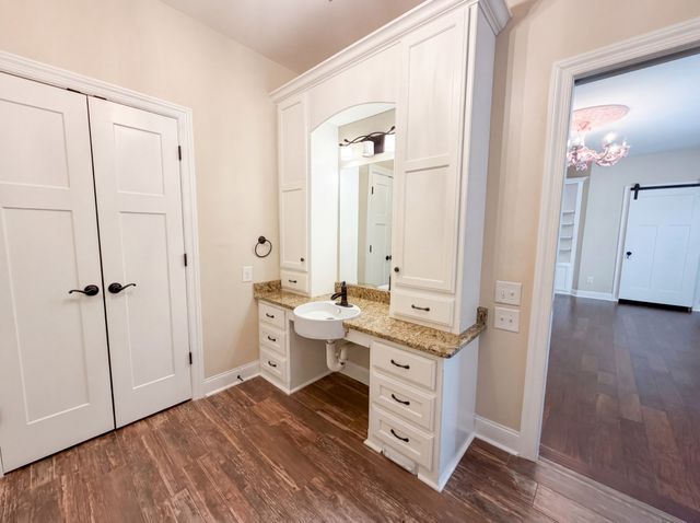 7009 Whisperwood Ave, Spring Hill, TN 37174