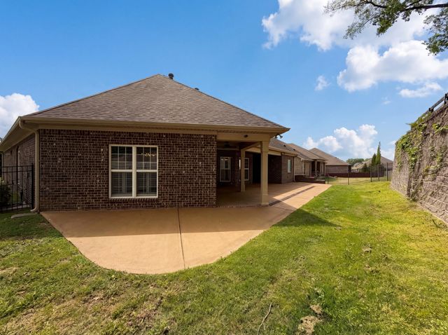 7009 Whisperwood Ave, Spring Hill, TN 37174