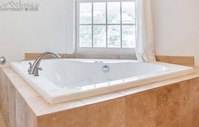 13 Oak Place, Manitou Springs, CO 80829
