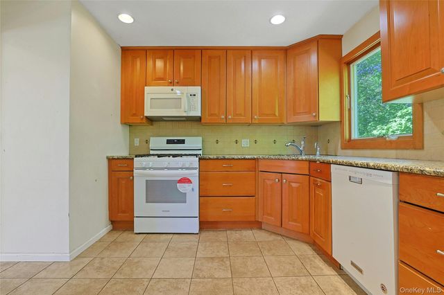 48 Lake Nanuet Drive, Nanuet, NY 10954
