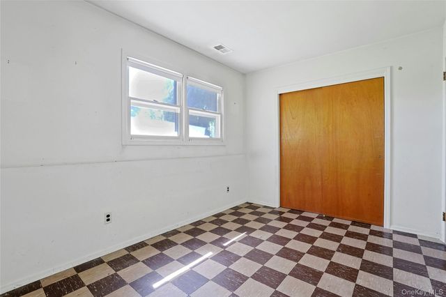 48 Lake Nanuet Drive, Nanuet, NY 10954