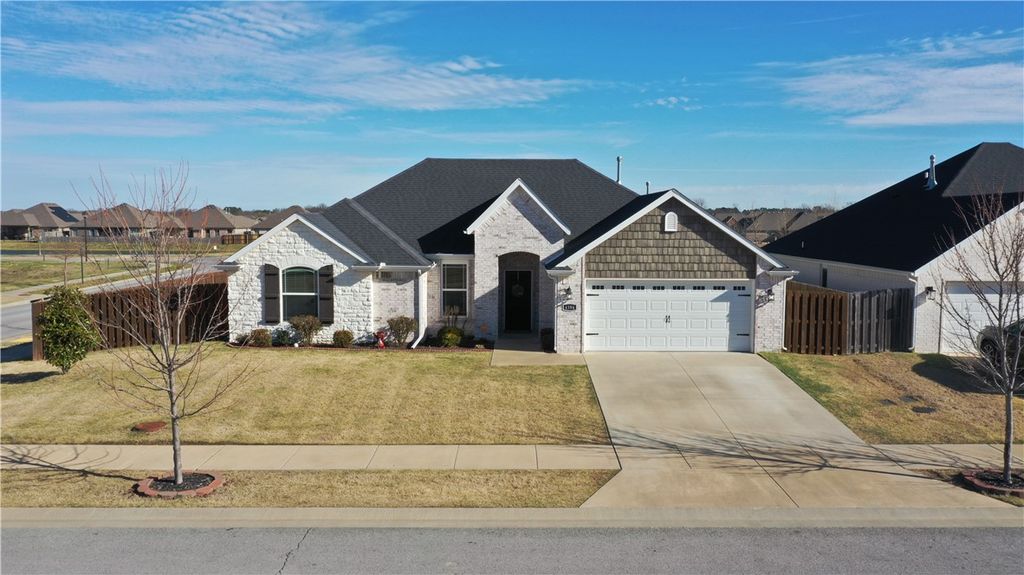 4394 W Barhem Drive, Fayetteville, AR 72704