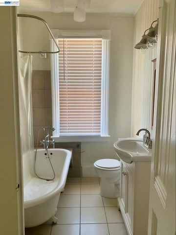 819 W 3rd St, Antioch, CA 94509