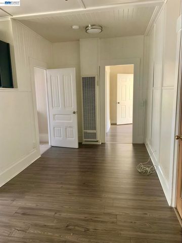 819 W 3rd St, Antioch, CA 94509