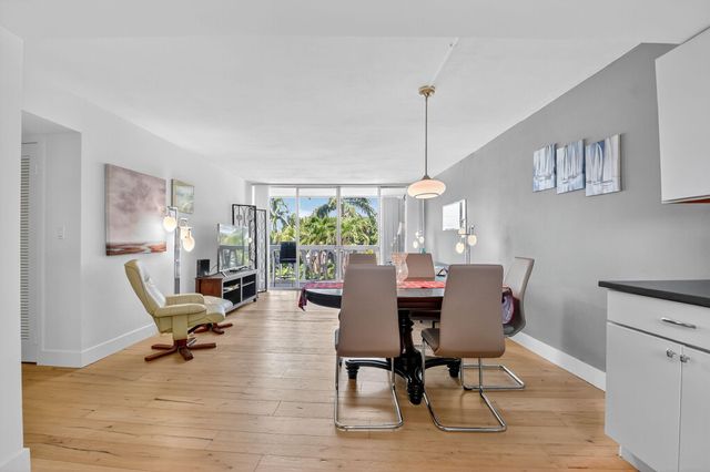 2505 S Ocean Boulevard 305, Palm Beach, FL 33480
