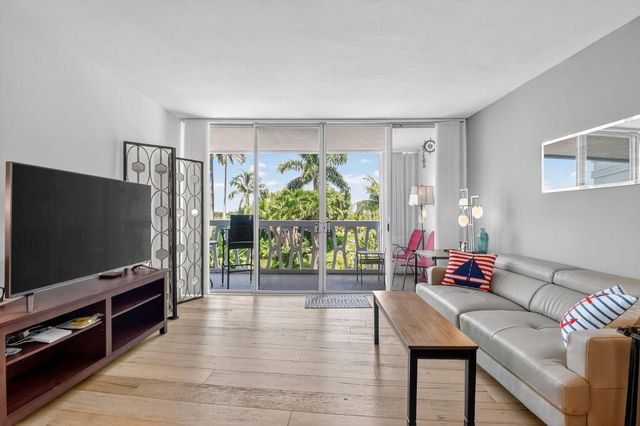 2505 S Ocean Boulevard 305, Palm Beach, FL 33480