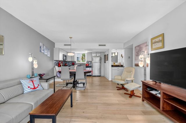 2505 S Ocean Boulevard 305, Palm Beach, FL 33480