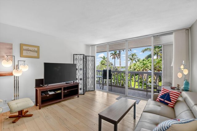 2505 S Ocean Boulevard 305, Palm Beach, FL 33480