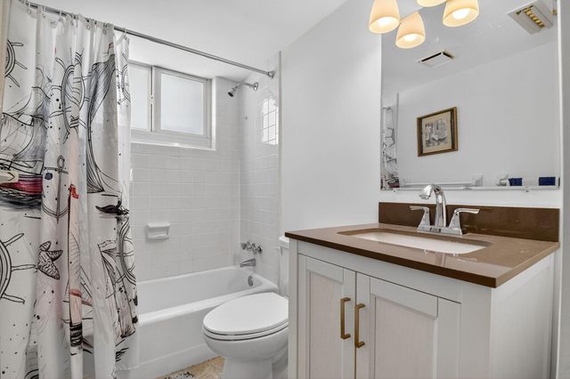 2505 S Ocean Boulevard 305, Palm Beach, FL 33480